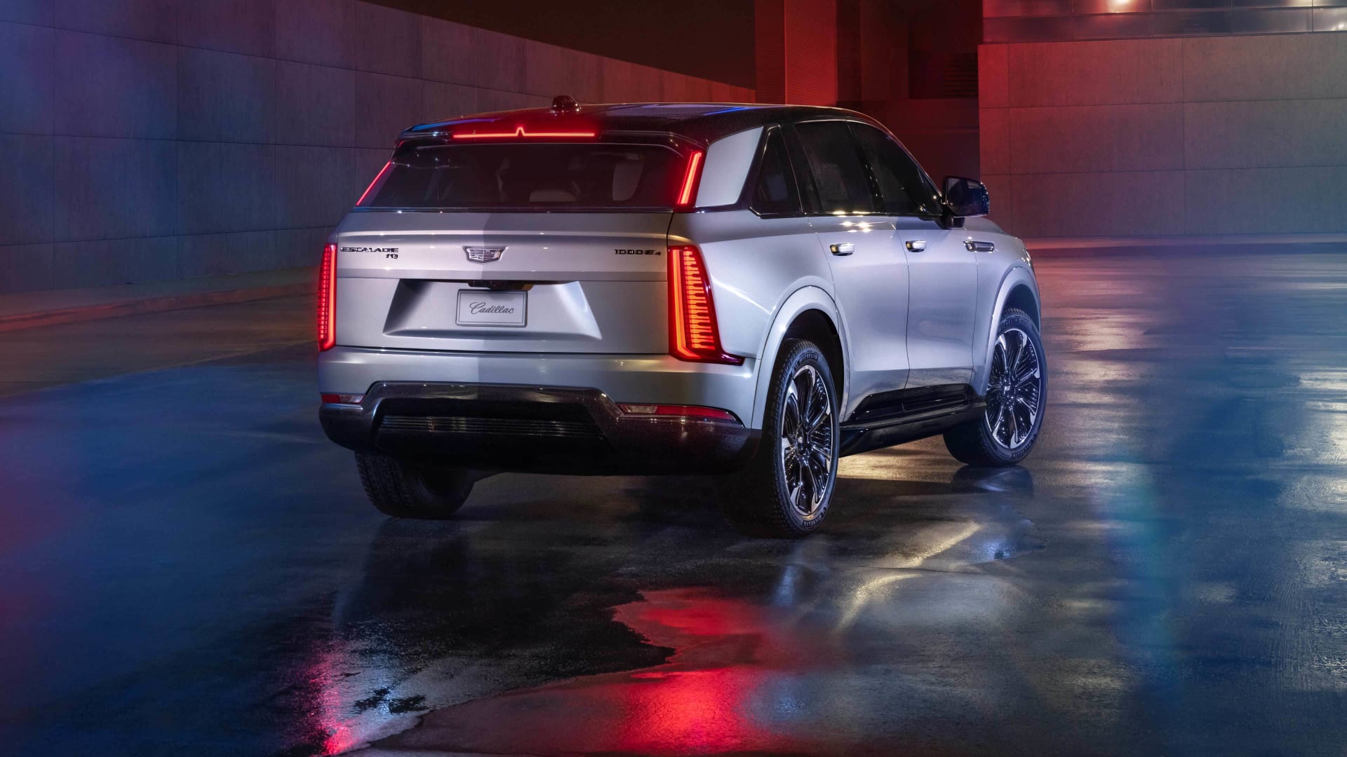 Hatch Kit | CADILLAC ESCALADE IQ 2025